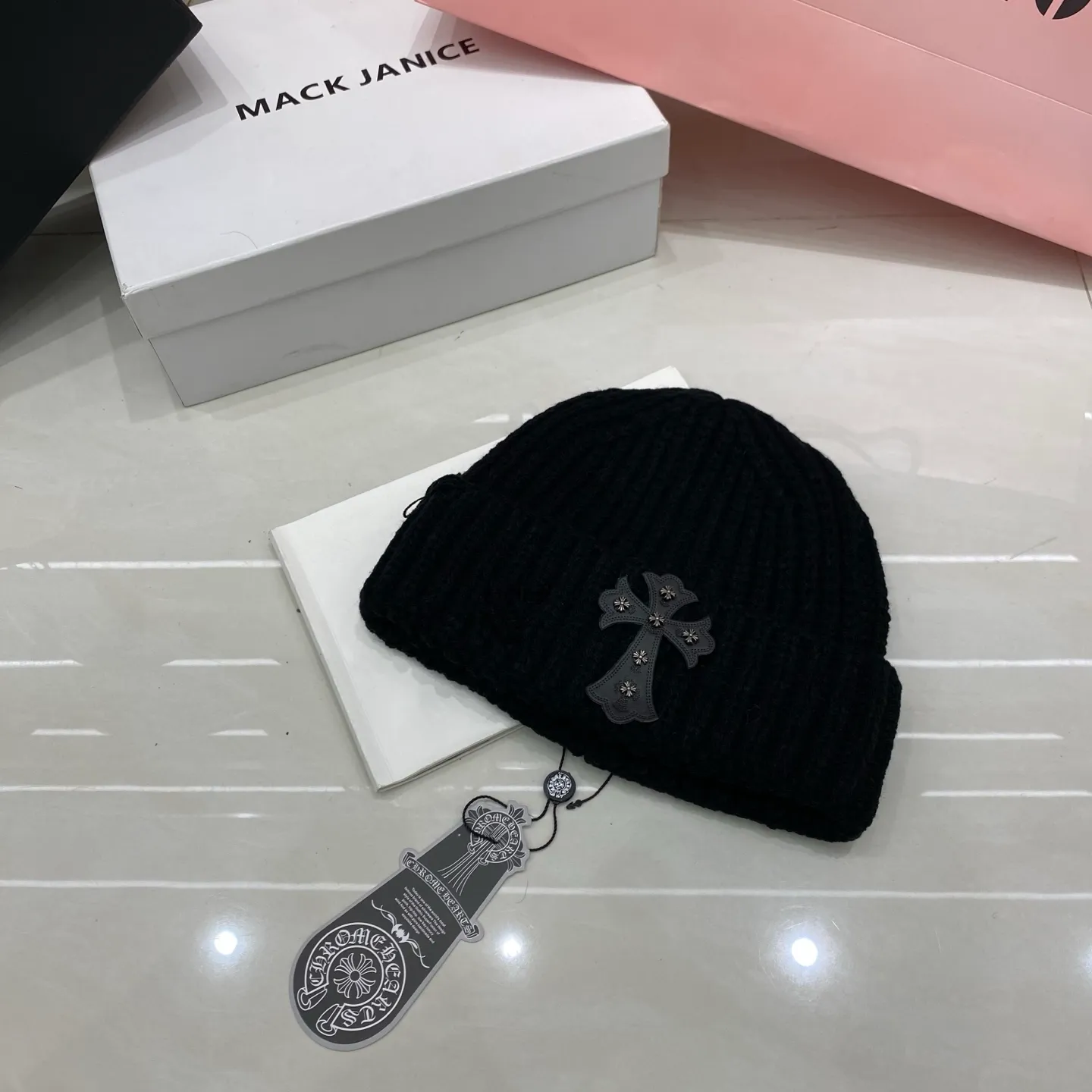 Crow heart knitted hat